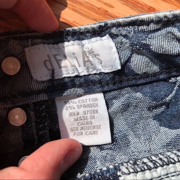 Denim shorts - Picture 3 of 3